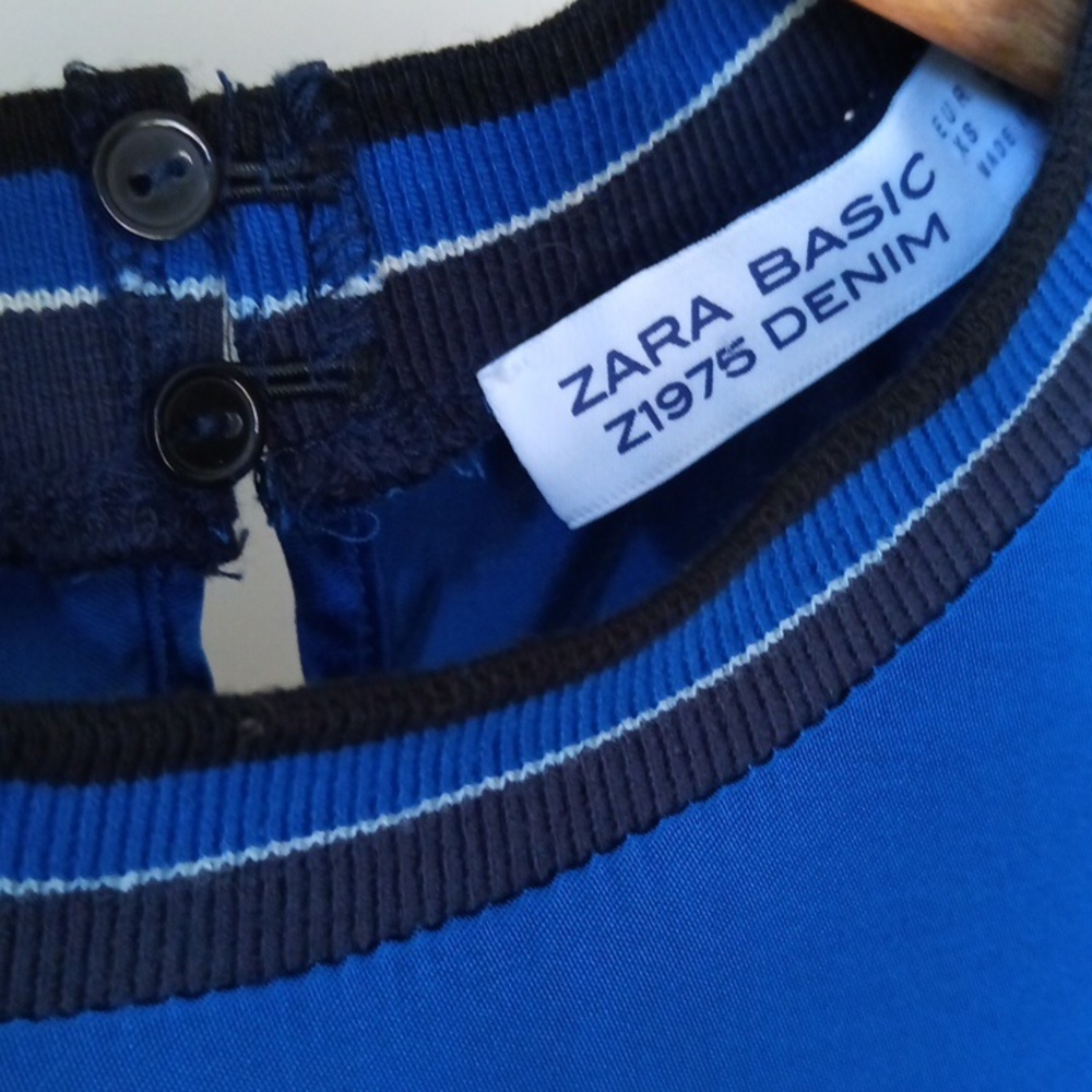 P17" Zara Satin Vibrant Blue Crinkled Short Sleeve Top - Picture 4 of 10